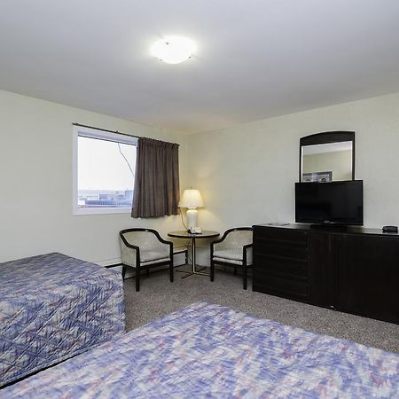 The Cavalier Inn Виннипег Экстерьер фото
